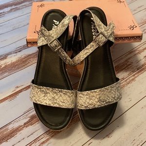 Pazzle Platform sandals